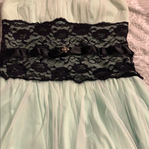 Mint green lace dress - Picture 3 of 6